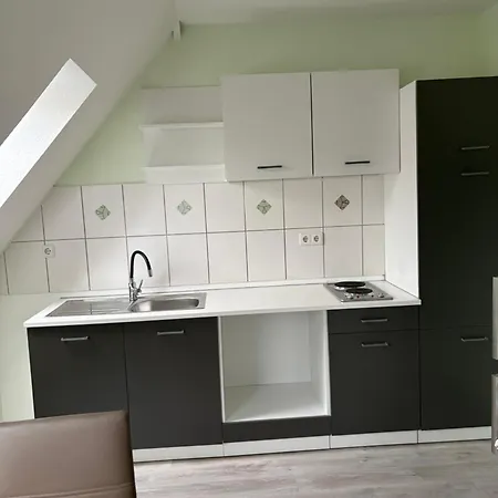 Apartment Red Dot Lucky Kamen