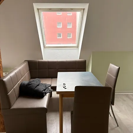 Red Dot Lucky Apartment Kamen