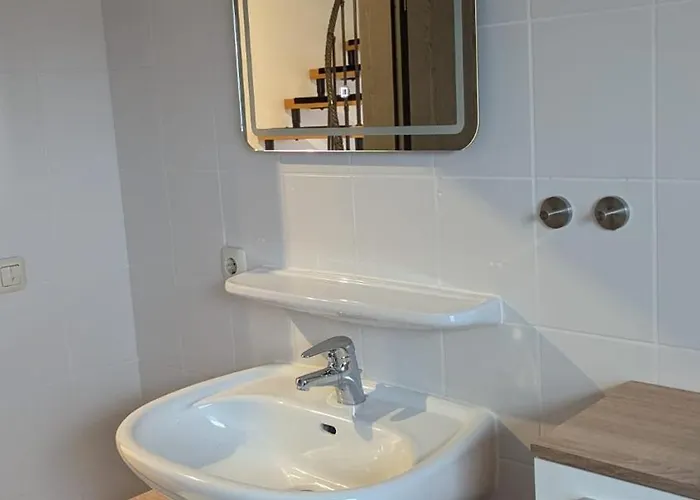 Apartment Red Dot Lucky *